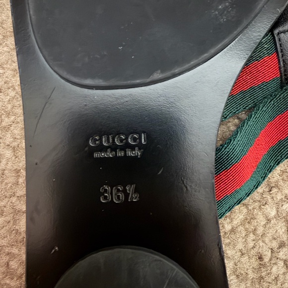 Gucci Black Flip Flops with Green and Red Straps, gold logo - Picture 4 of 9